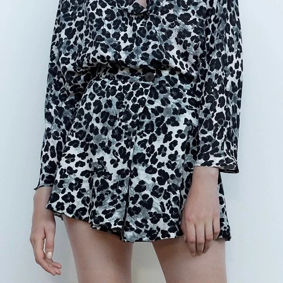 NET Zara cheetah leopard print satin skort/shorts in blue - Picture 1 of 12